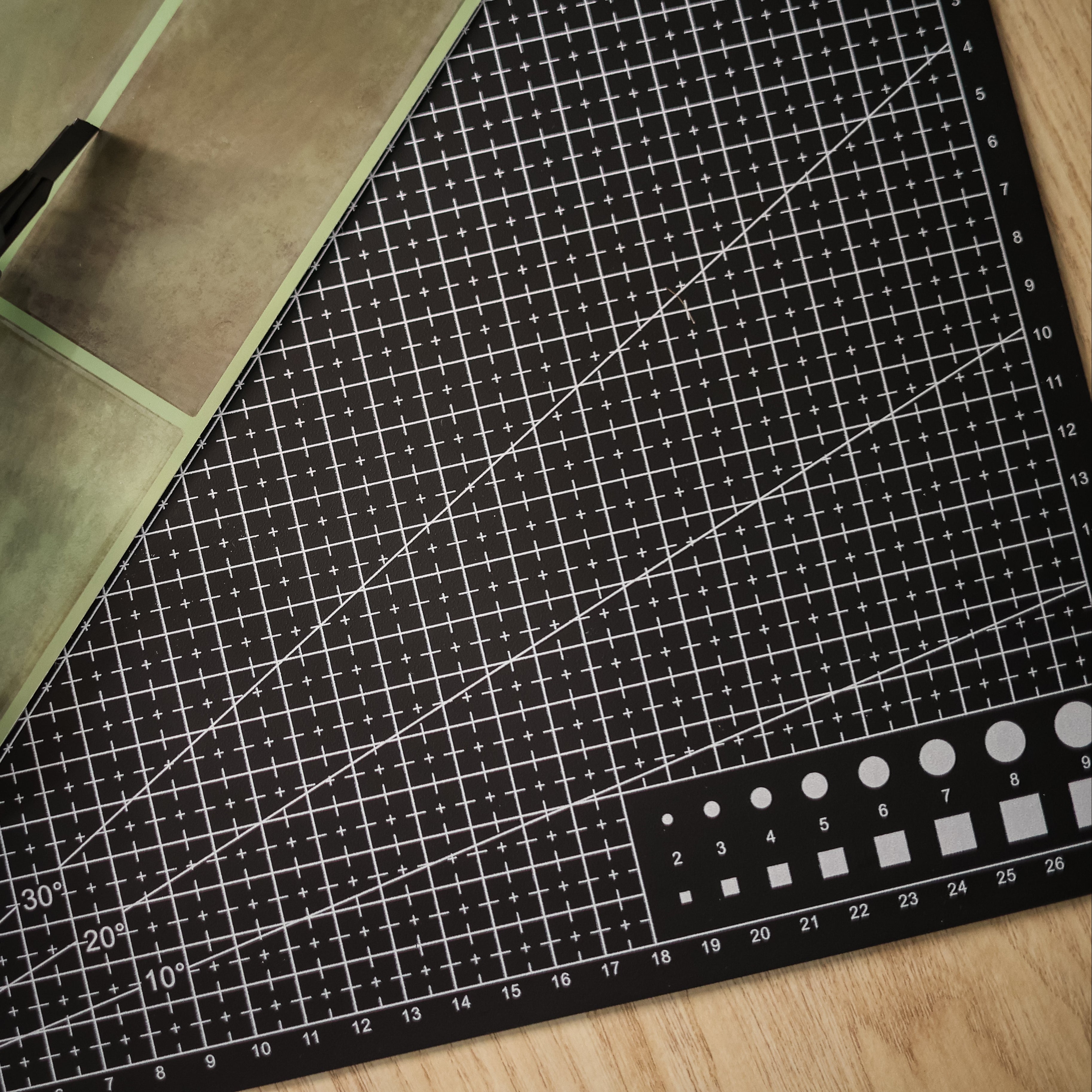 Nanomi Vágóalátét 30x22 cm